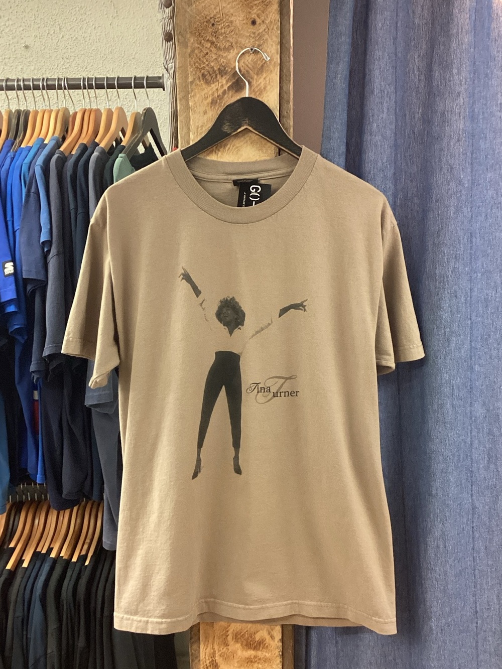 Vintage 2003 Tina Turner Graphic Tan T-Shirt